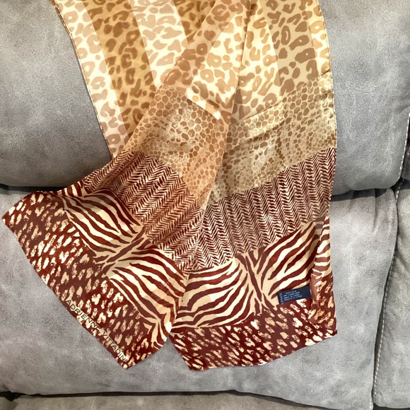 100% silk scarf Adrienne Vittadini - Picture 1 of 5